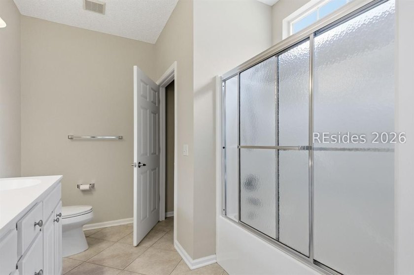 Welcome home to this beautifully 3 bedroom, 2 bath gem - photo 20