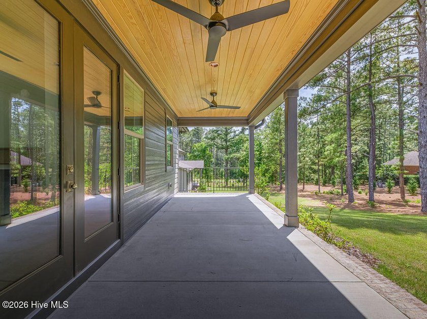 Exceptional new construction. As you step inside, your eyes are - photo 8