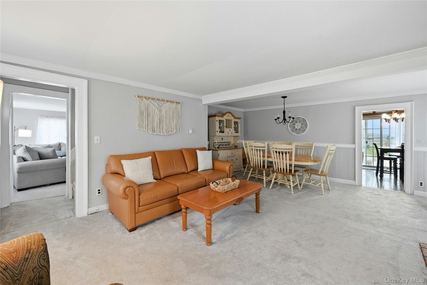 This charming Center Moriches 4/5-bedroom Colonial dates back to - photo 11