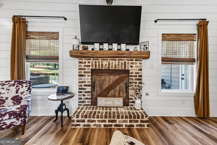 Welcome to 3656 Eagle View Way a 6 bedroom and 4 full bath in - photo 17