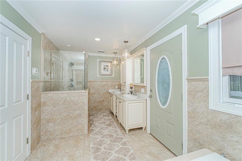 Tottenville-Fully Detached Colonial, an absolute stunning home - photo 21