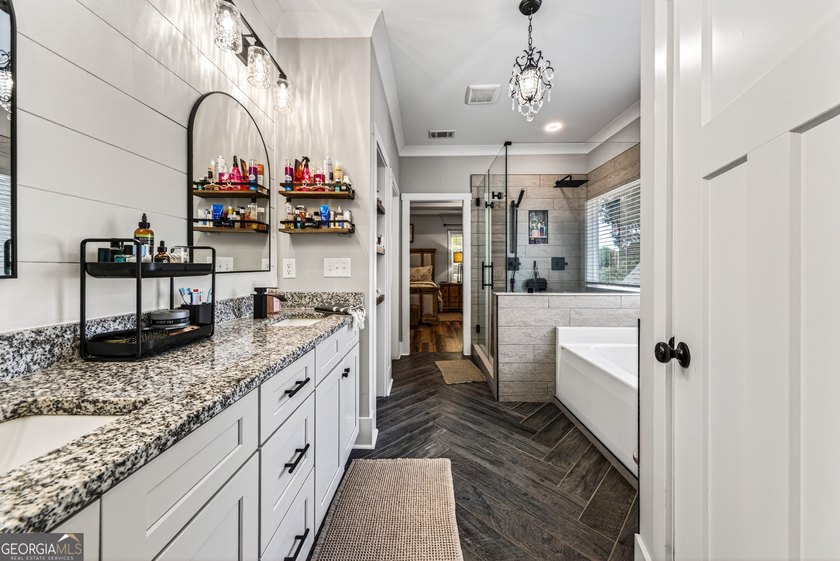 Welcome to 3656 Eagle View Way a 6 bedroom and 4 full bath in - photo 24