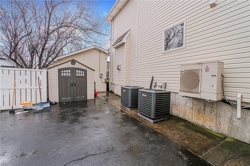 Tottenville-Fully Detached Colonial, an absolute stunning home - photo 29