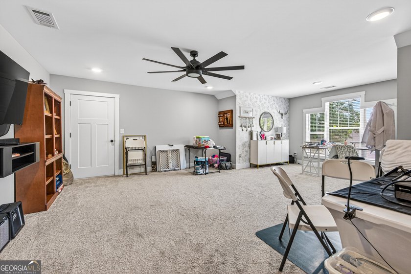Welcome to 3656 Eagle View Way a 6 bedroom and 4 full bath in - photo 30