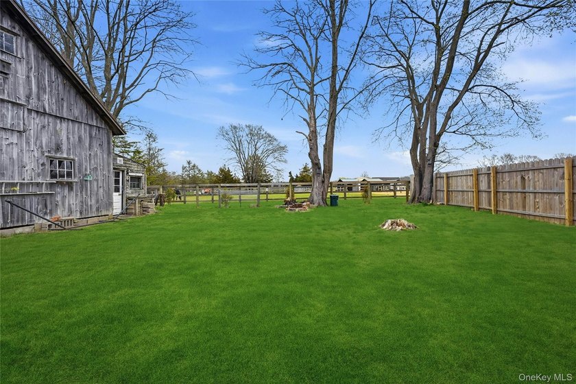This charming Center Moriches 4/5-bedroom Colonial dates back to - photo 32