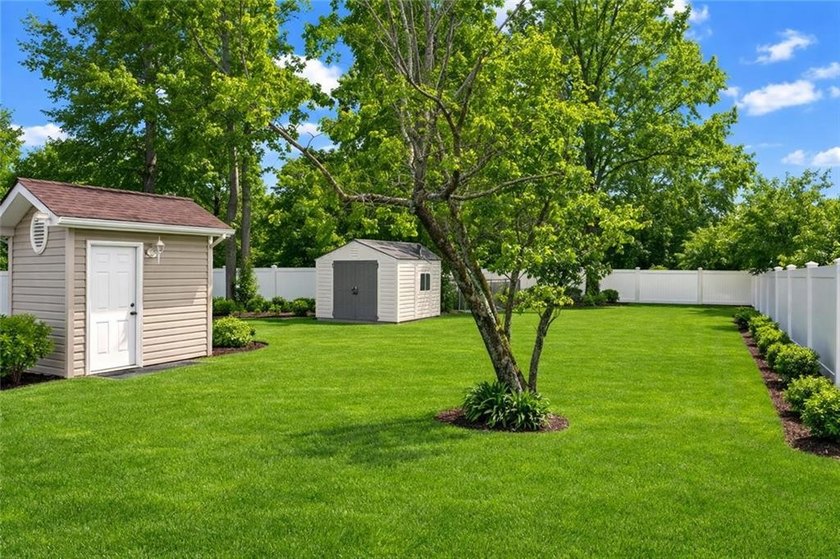Tottenville-Fully Detached Colonial, an absolute stunning home - photo 36