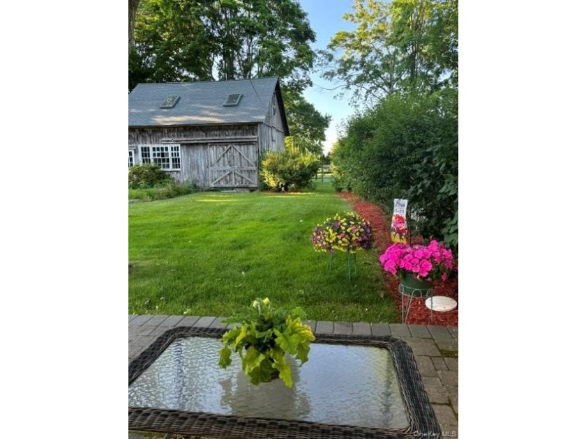 This charming Center Moriches 4/5-bedroom Colonial dates back to - photo 41
