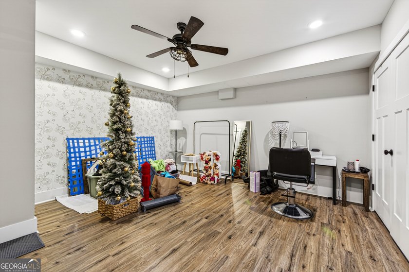 Welcome to 3656 Eagle View Way a 6 bedroom and 4 full bath in - photo 45
