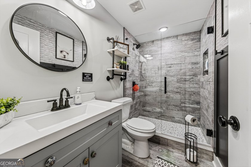 Welcome to 3656 Eagle View Way a 6 bedroom and 4 full bath in - photo 47