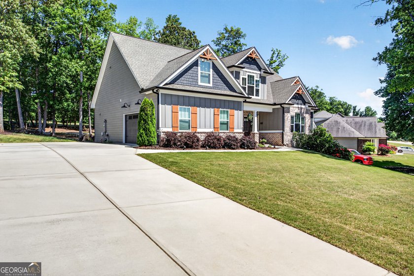 Welcome to 3656 Eagle View Way a 6 bedroom and 4 full bath in - photo 50