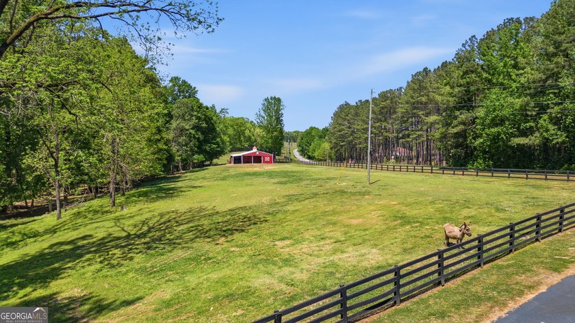 Private 13-Acre Equestrian Estate - Luxury Hobby Farm Retreat - photo 7