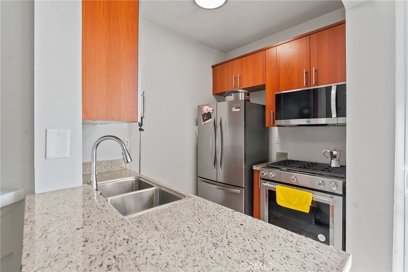 $20,000 Free Grant available!! A Private Urban Retreat with - photo 8