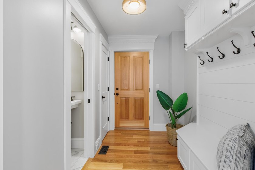 Steeped in Portsmouth history yet reimagined for modern living - photo 3