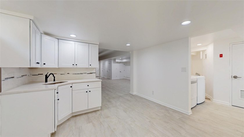 SHOWING BY APPOINTMENT ONLY CALL THE LISTING AGENT 987 E 42nd St - photo 37