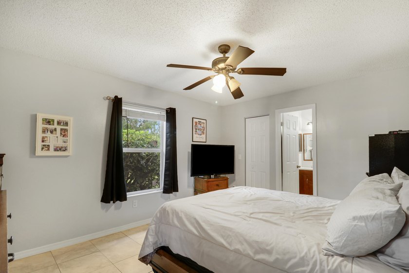Move-in ready and packed with valuable upgrades, this 3-bedroom - photo 19