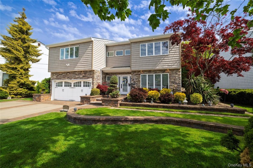 Welcome to 3379 Harold Street, a stunning 4-bedroom, 2 - photo 3