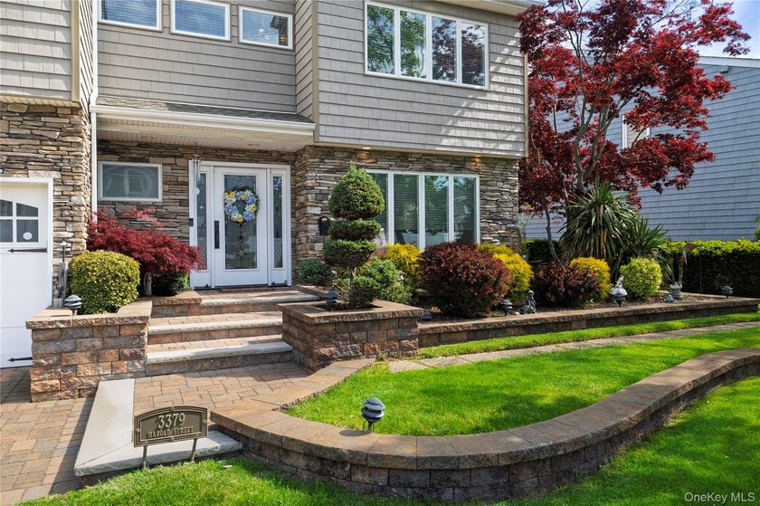 Welcome to 3379 Harold Street, a stunning 4-bedroom, 2 - photo 4
