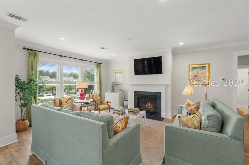 Stunning 5 bedroom, 4 bath lagoon front home designed for both - photo 12
