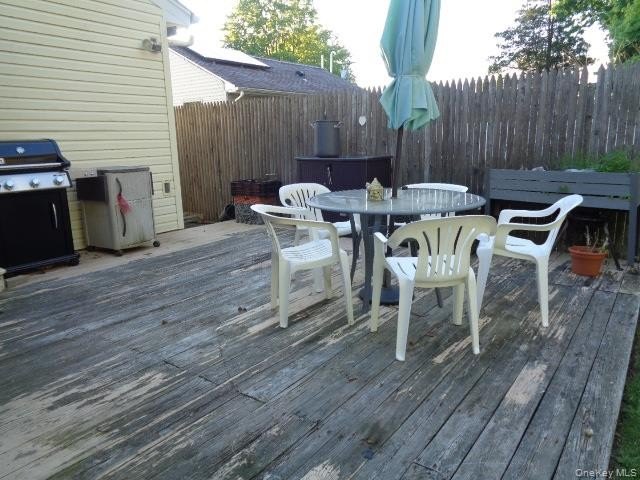 Well-maintained 3-bedroom, 2-bath expanded ranch featuring - photo 12