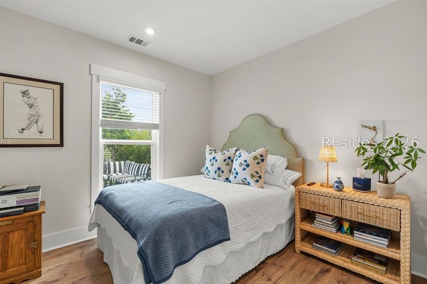 Stunning 5 bedroom, 4 bath lagoon front home designed for both - photo 15