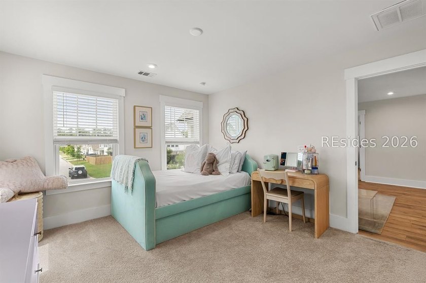 Stunning 5 bedroom, 4 bath lagoon front home designed for both - photo 19