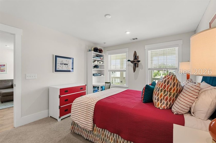 Stunning 5 bedroom, 4 bath lagoon front home designed for both - photo 20