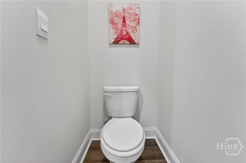SELLER OFFERING $5,000 BUYER INCENTIVE! Beautifully maintained - photo 22