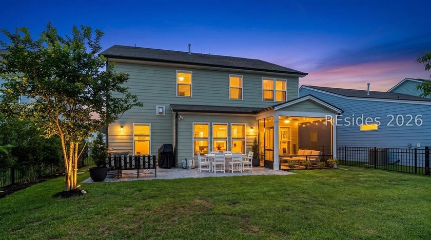 Stunning 5 bedroom, 4 bath lagoon front home designed for both - photo 32