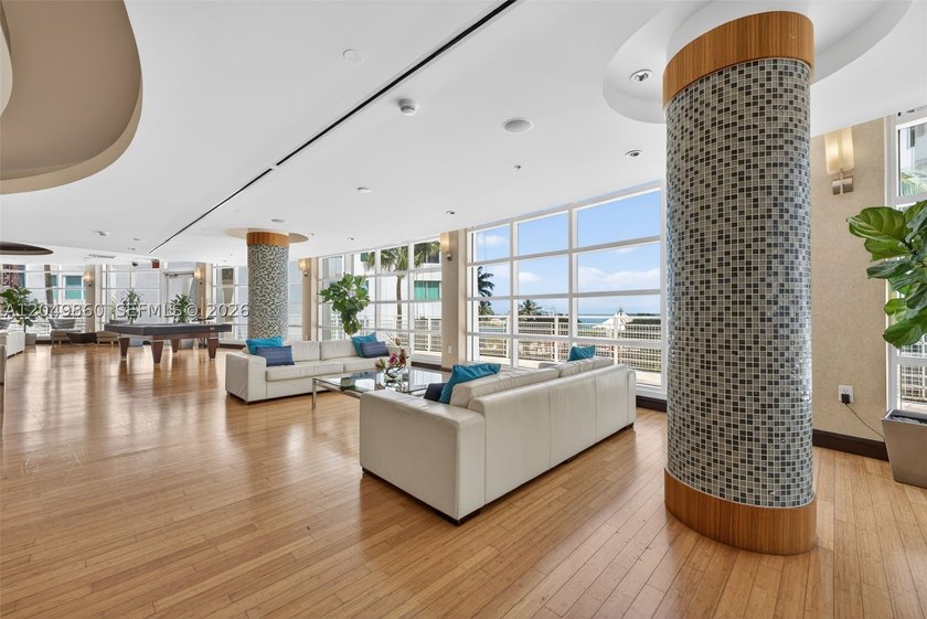 Spectacular loft with stunning urban views in a prime Downtown - photo 23