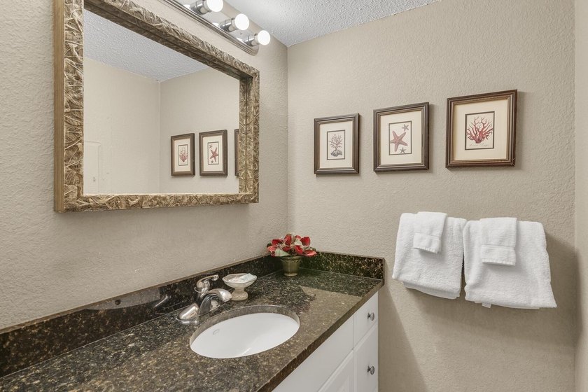 Jetty East is a Gulf front Gated 6-story midrise with under - photo 10
