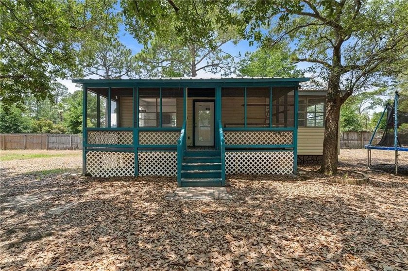 Prime investment opportunity, triplex in Gulf Shores! This - photo 2