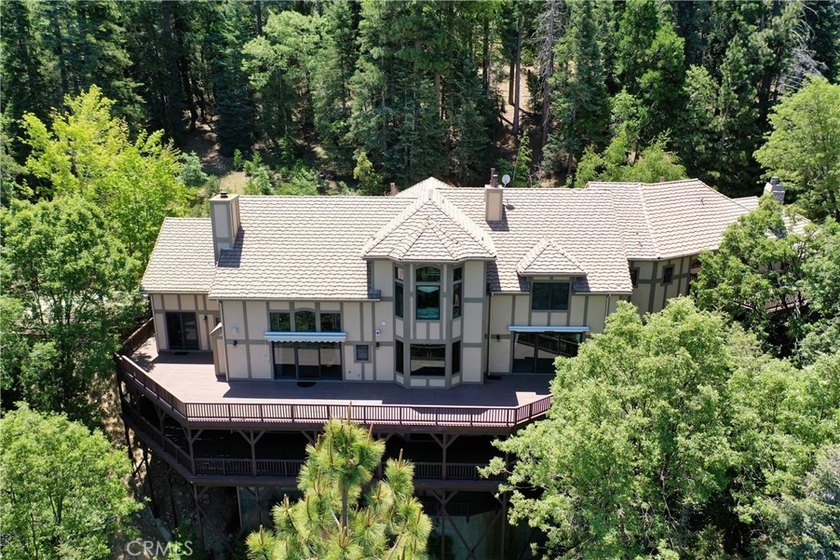 Discover the epitome of luxury at this extraordinary estate in - photo 42