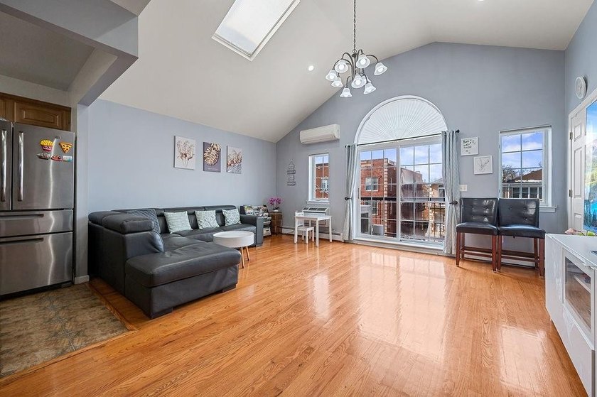 Introducing a beautifully designed 1,157 sq ft, 3-bedroom - photo 4