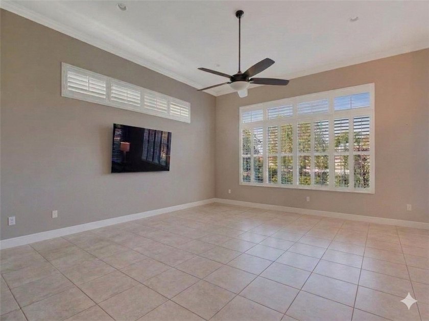 GHO Sawgrass former model home on fenced .40 lake lot with - photo 7