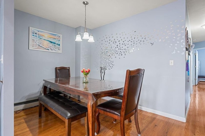Introducing a beautifully designed 1,157 sq ft, 3-bedroom - photo 8