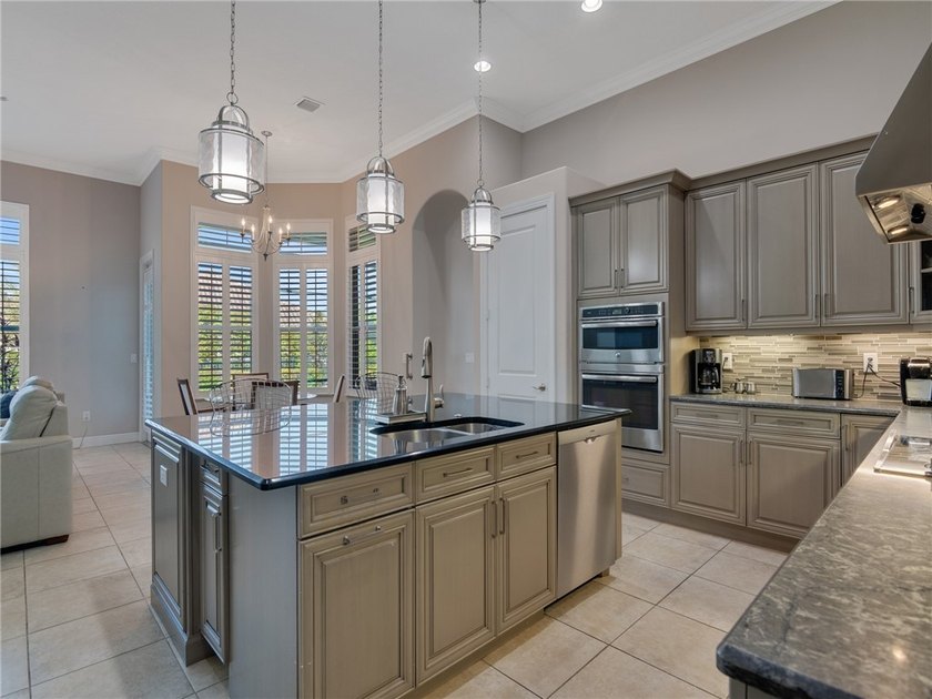 GHO Sawgrass former model home on fenced .40 lake lot with - photo 9