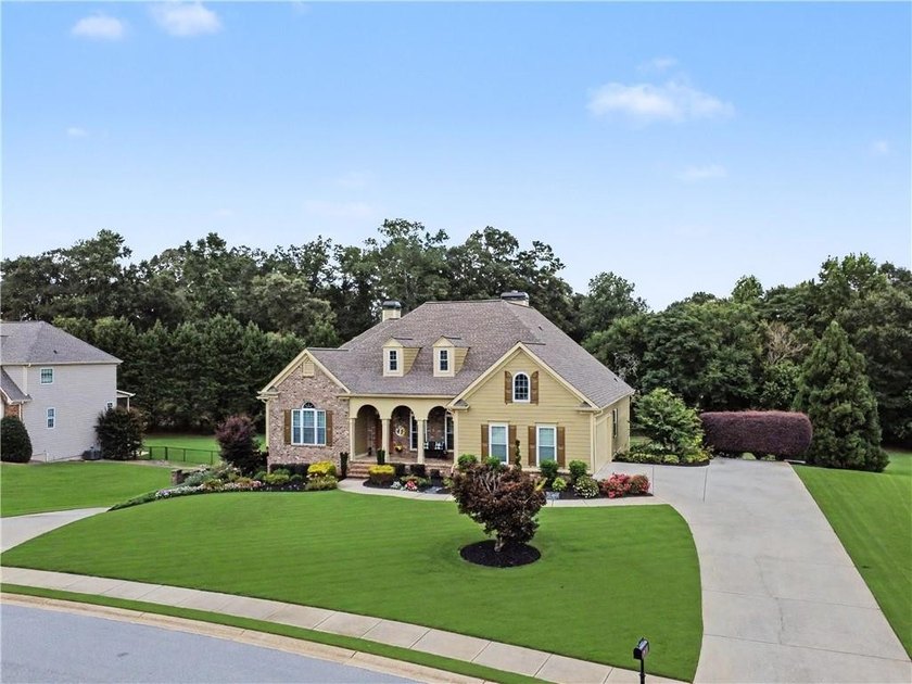 BEAUTIFULLY MAINTAINED 5 BED, 4.5 BATH RANCH HOME ON FINISHED - photo 3