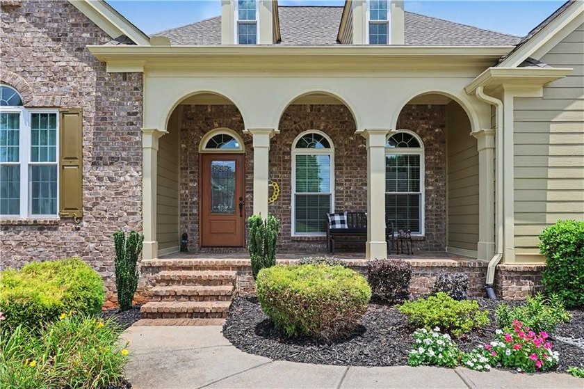 BEAUTIFULLY MAINTAINED 5 BED, 4.5 BATH RANCH HOME ON FINISHED - photo 4