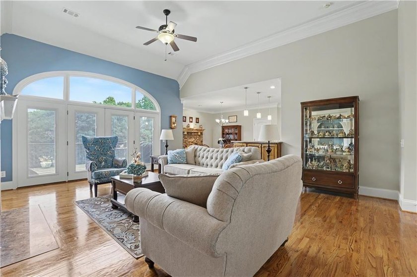 BEAUTIFULLY MAINTAINED 5 BED, 4.5 BATH RANCH HOME ON FINISHED - photo 7