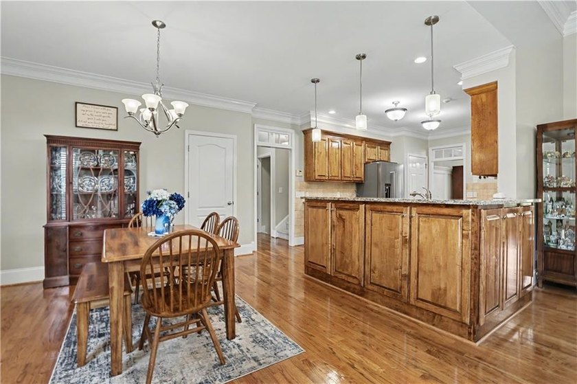 BEAUTIFULLY MAINTAINED 5 BED, 4.5 BATH RANCH HOME ON FINISHED - photo 9