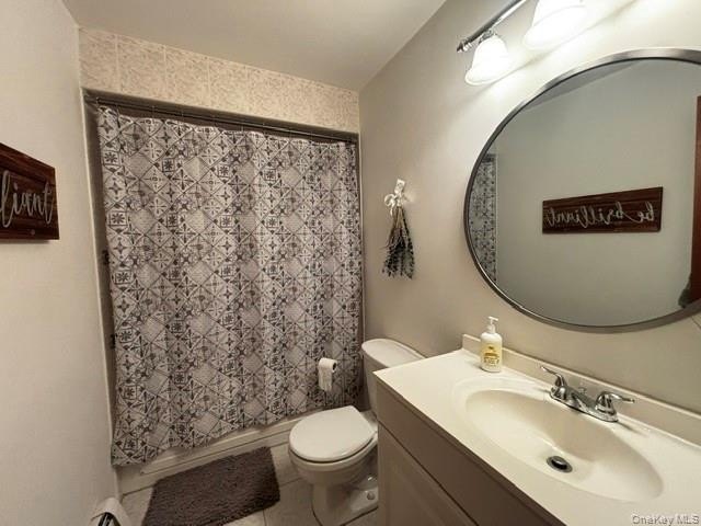 Beautiful 3 bedroom Split, Family room 2 Bathrooms Pool w/ Deck - photo 12