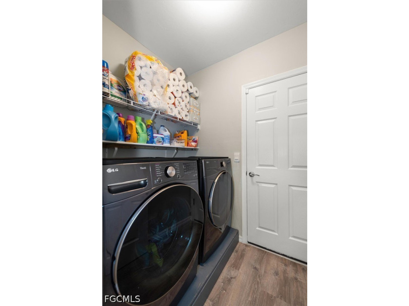 Welcome to this beautifully maintained, better than new - photo 17