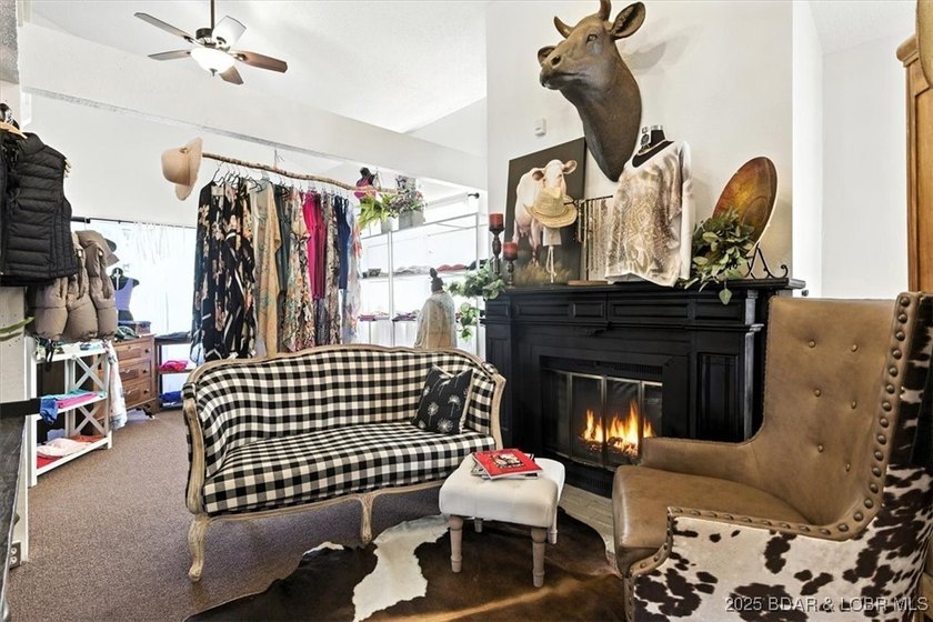 Discover the potential of this exceptional commercial property - photo 18