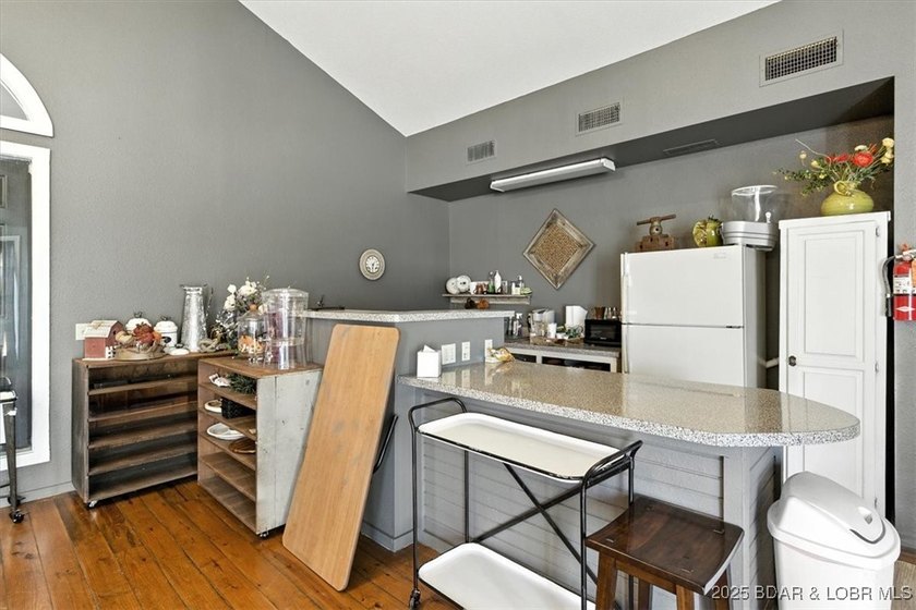 Discover the potential of this exceptional commercial property - photo 26