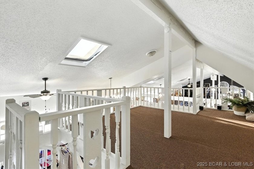 Discover the potential of this exceptional commercial property - photo 38