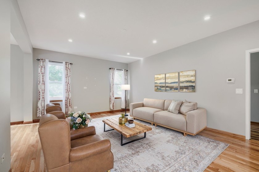 Welcome to this beautifully updated Seabrook Model in the highly - photo 5