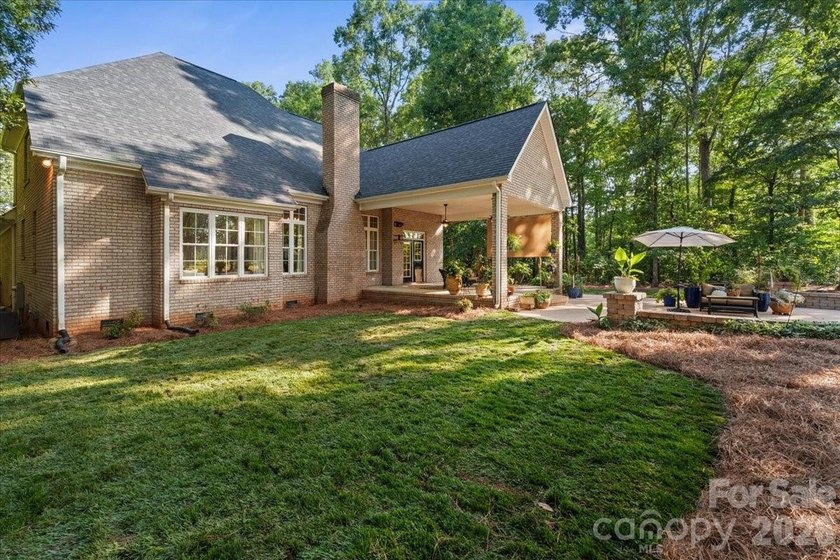 This quality constructed brick custom home boarders Piney Point - photo 6