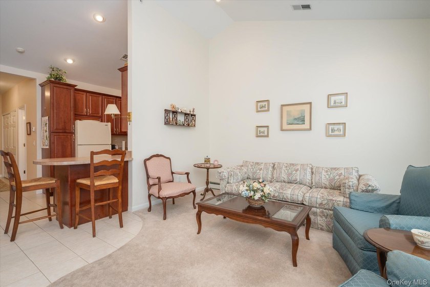 Welcome to this well maintained 2 bedroom, 2 full bath condo - photo 5