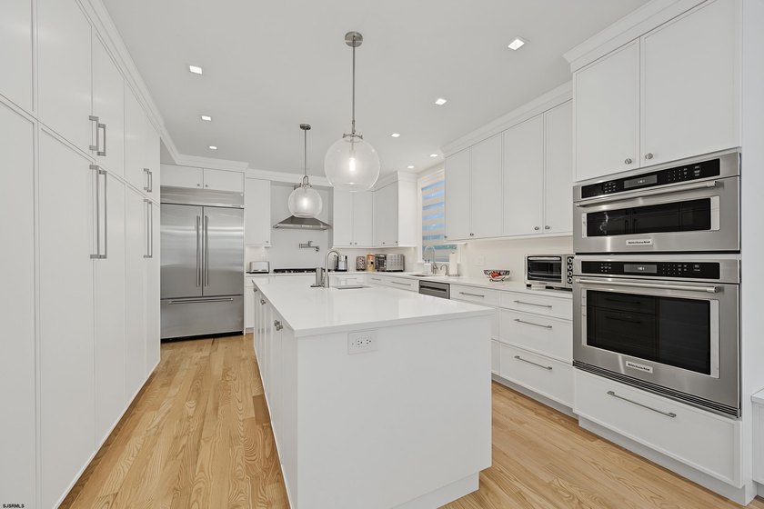 CUSTOM LEEDS-BUILT HOME JUST TWO BLOCKS TO THE BEACH! Built in - photo 16