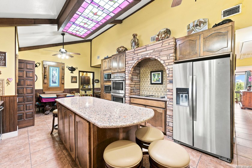 An extraordinary waterfront estate where timeless craftsmanship - photo 17